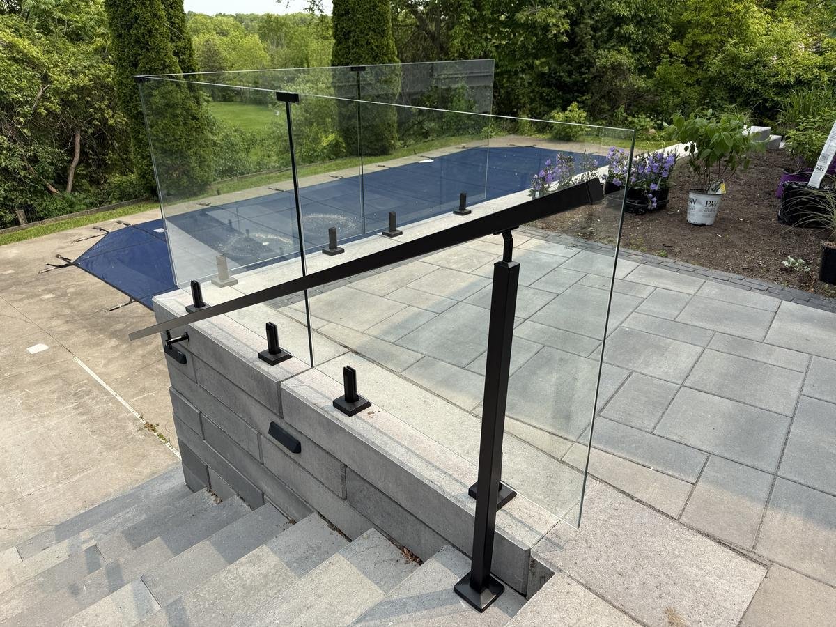 Glass railing